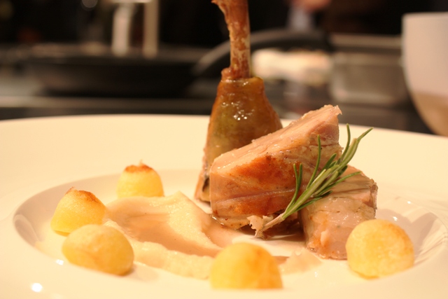 ecco il piatto finito: pollo del Valdarno in 2 cotture con sedano rapa e patate