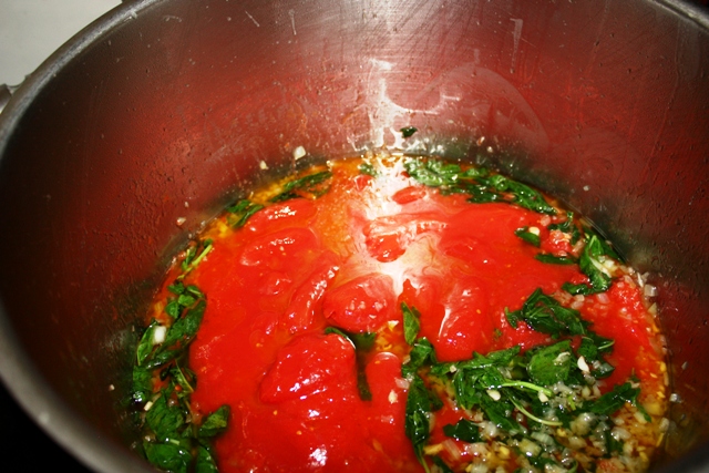 l' intruso rosso: il pomodoro di sammarzano di Salerno che andrà a condire i paccheri