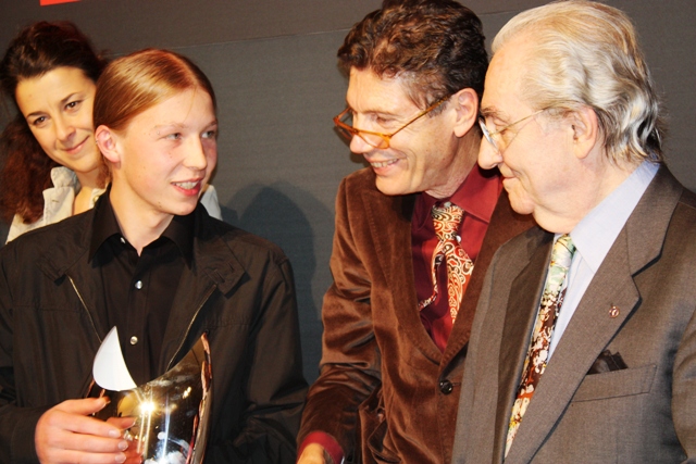 Elias riceve le congratulazioni di Marchesi
