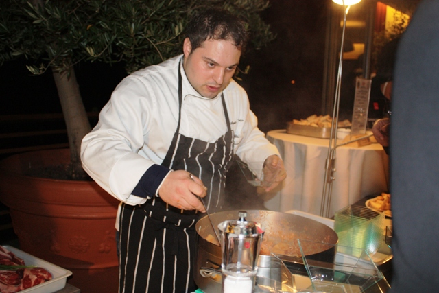 Angelo d' Amico ai fornelli per la pasta