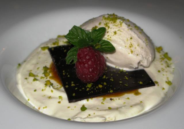 buona ma poco elegante la zuppetta di ricotta con composta di mandarini e fichi di india e gelato alla cannella