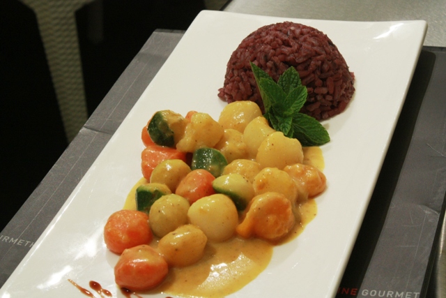 un piatto aryurvedhico, curry tridoshico alle verdure