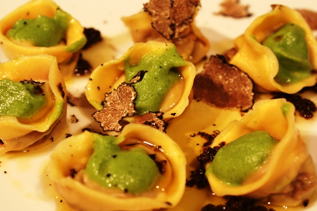 i tortelli di bue bianco con tartufo e verde di zucchine