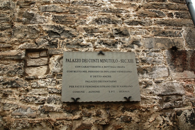 perfino i fantasmi