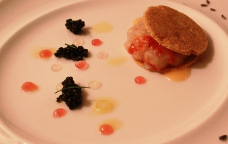 astice-caviale-pomplemo astice caviale pompelmo lavanda e biscotto affumicato