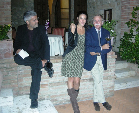 dscn0183 Enrico Lucci de le Iene con Laura Cirilli e Stefano ScatÃ
