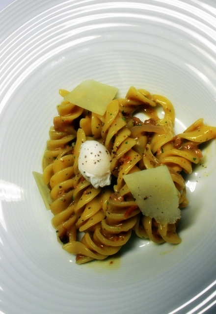 fusillone-carbonara i fusilloni alla carbonara