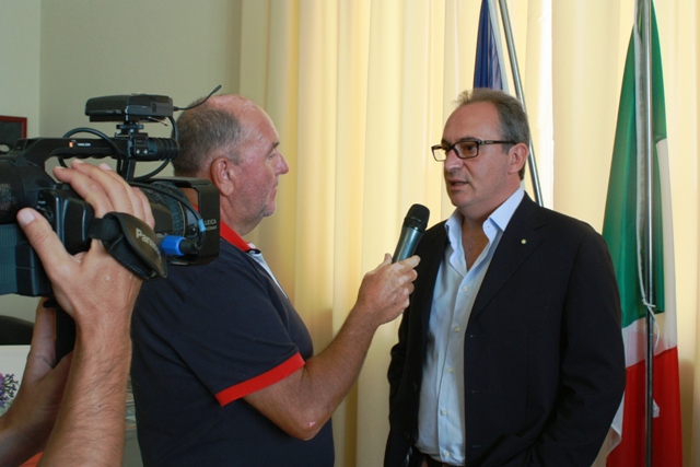 img_3659 il Presidente della Camera di Commercio Giuseppe Pace durante la conferenza stampa