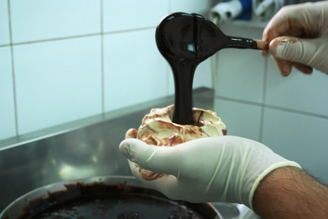 si-riempie-il-tartufo lavorazione del tartufo