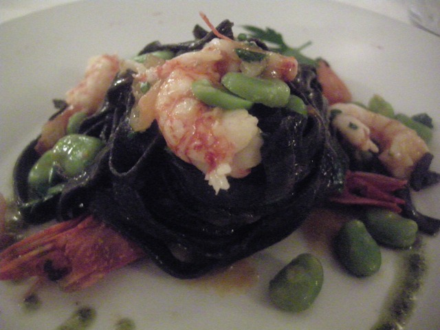 tagliatelle-nero tagliatelle con fave e gamberi