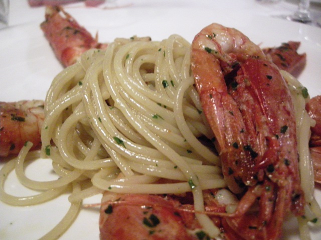 spaghetti piccanti con gamberoni