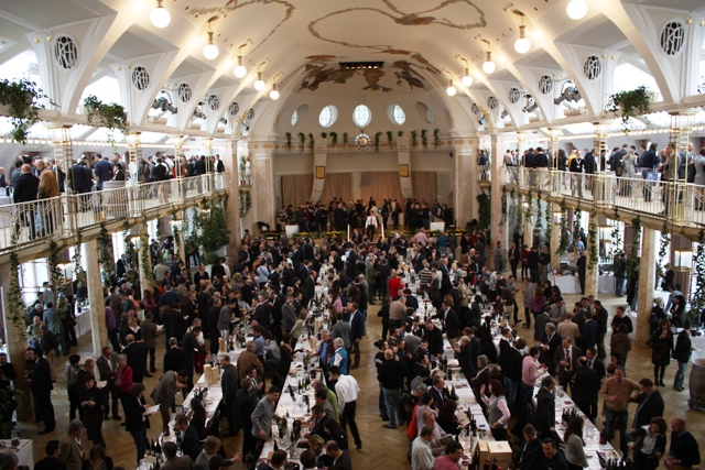 la spettacolare sala del Kurhaus