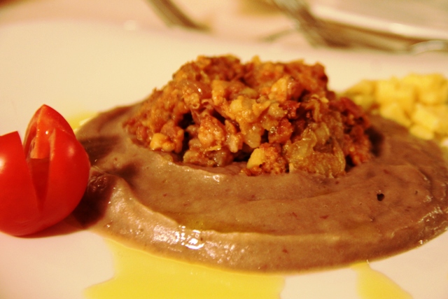 crema di fagioli di Sarconi con pezzente e castagne, polenta di Nemoli