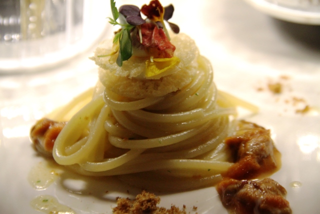 spaghetti ai ricci di mare, eleganti e profumati