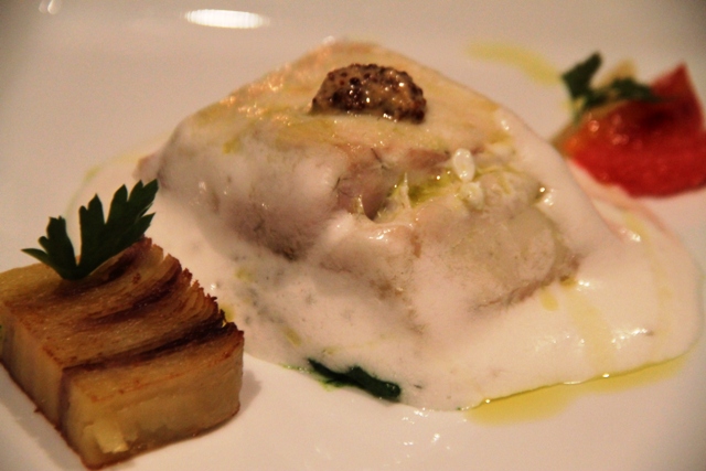 branzino con pilpil di senape bieta fondente e millefoglie di patate