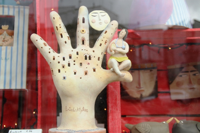 il negozio di ceramiche